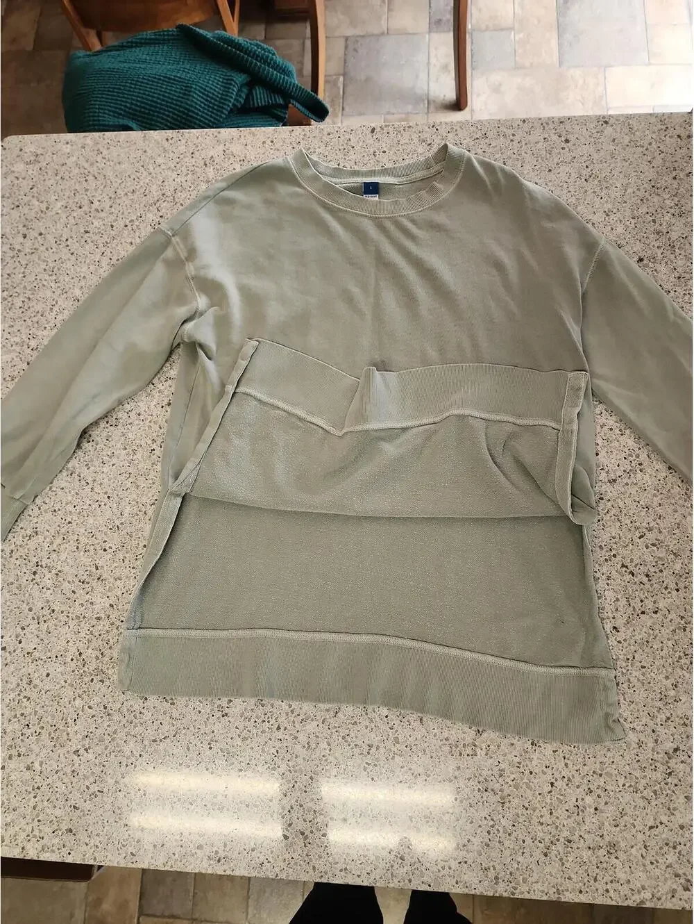 sweater - Picture 4 of 8